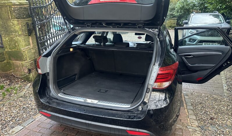 
								Hyundai i40 S (2016) full									