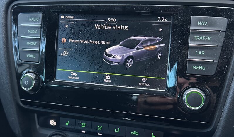 
								Skoda Octavia 1.4 TSI SE DSG full									