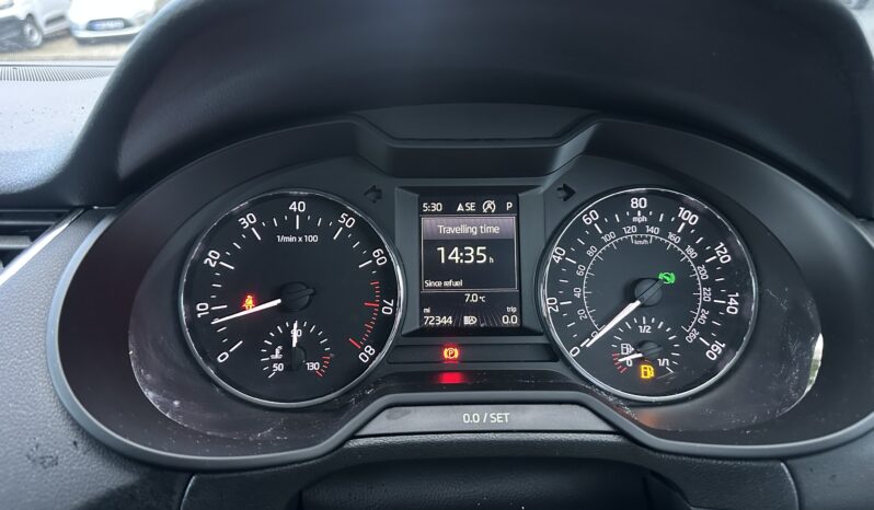 
								Skoda Octavia 1.4 TSI SE DSG full									