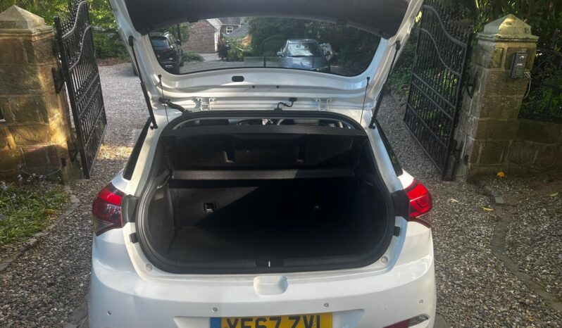 
								2017 Hyundai I20 MPI SE FSH Mint Car full									