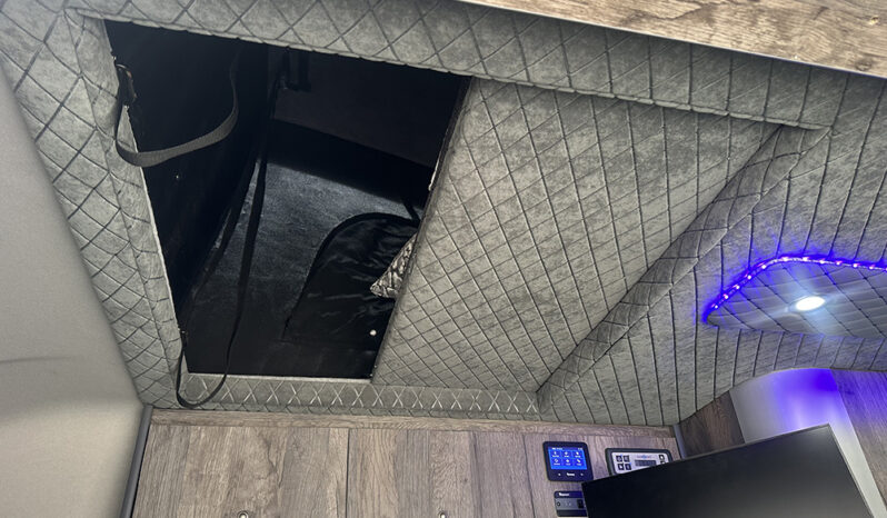 
								2023 VW Crafter 4 Berth Camper Van Auto 9k miles full									