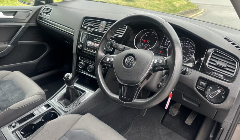
								Volkswagen Golf 2.0 TDI BlueMotion Tech GT full									