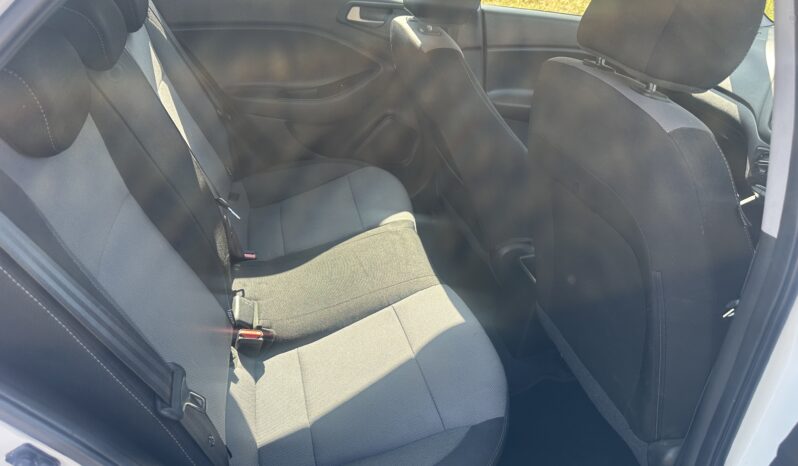 
								2017 Hyundai I20 MPI SE FSH Mint Car full									