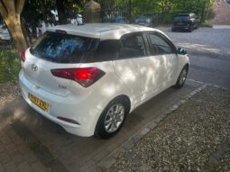 
										2017 Hyundai I20 MPI SE FSH Mint Car full									