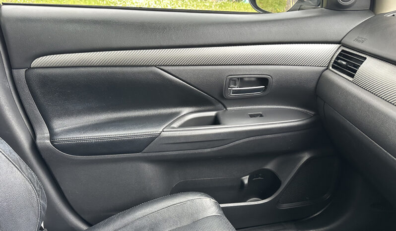 
								Mitsubishi Outlander 2.2 DI-D GX4 4WD 7 SEATER full									