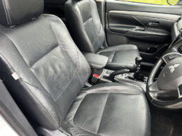 
										Mitsubishi Outlander 2.2 DI-D GX4 4WD 7 SEATER full									