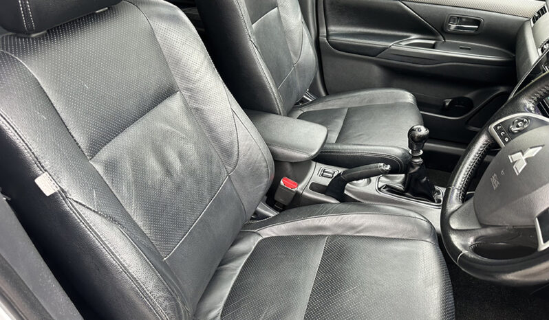 
								Mitsubishi Outlander 2.2 DI-D GX4 4WD 7 SEATER full									