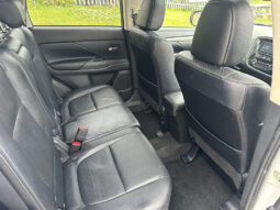 
										Mitsubishi Outlander 2.2 DI-D GX4 4WD 7 SEATER full									