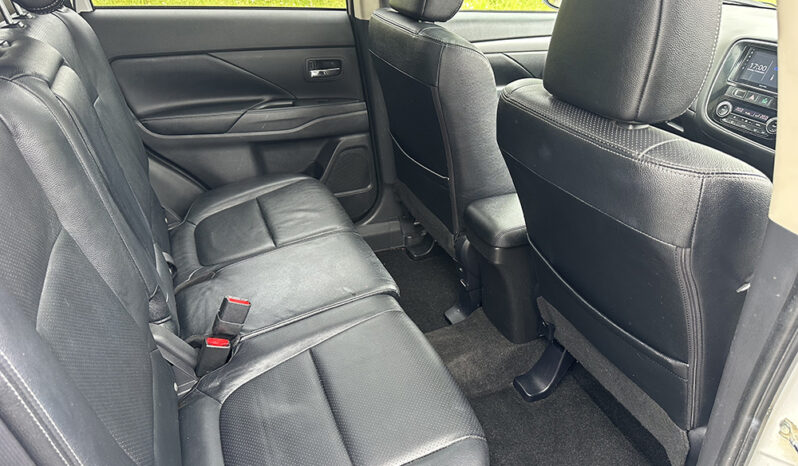 
								Mitsubishi Outlander 2.2 DI-D GX4 4WD 7 SEATER full									