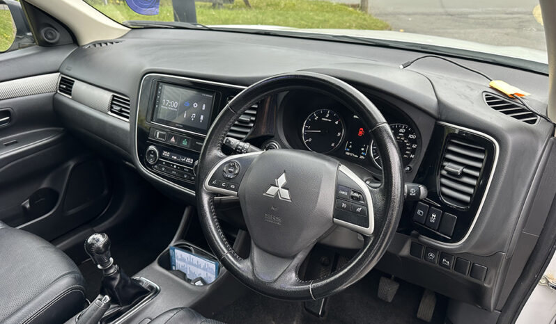 
								Mitsubishi Outlander 2.2 DI-D GX4 4WD 7 SEATER full									