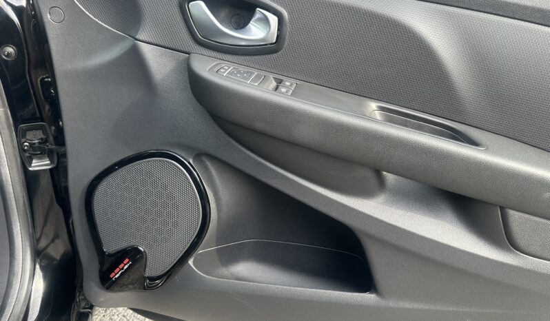 
								Renault Clio 0.9 TCe Iconic 2019 Low Miles full									