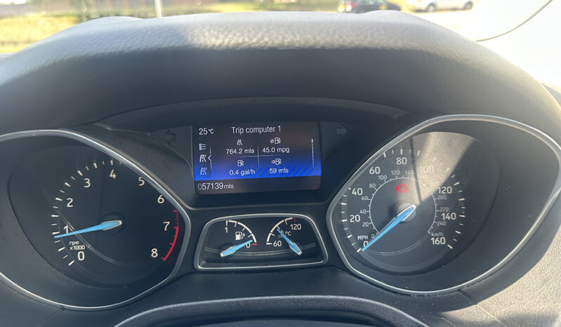 
								Ford Focus 1.0T EcoBoost Titanium full									