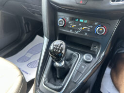 
										Ford Focus 1.0T EcoBoost Titanium full									