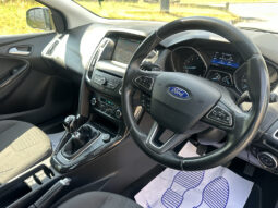 
										Ford Focus 1.0T EcoBoost Titanium full									