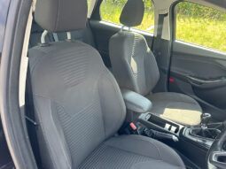 
										Ford Focus 1.0T EcoBoost Titanium full									
