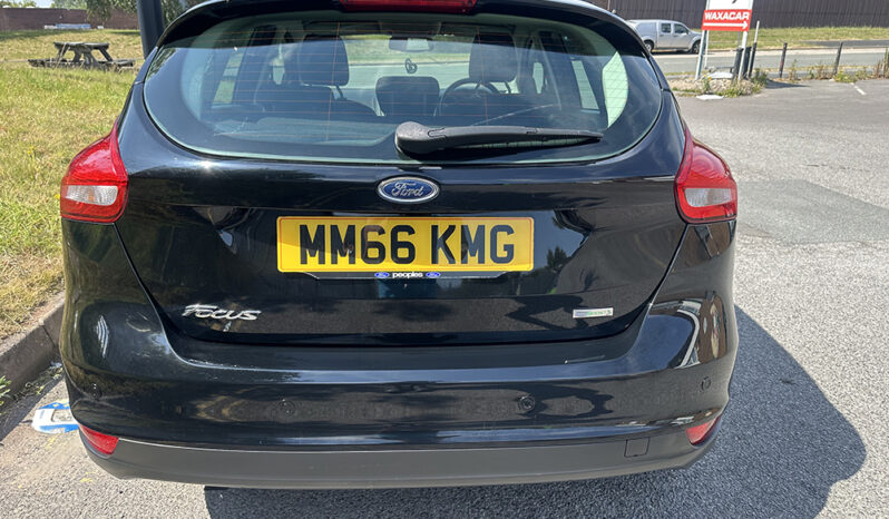 
								Ford Focus 1.0T EcoBoost Titanium full									