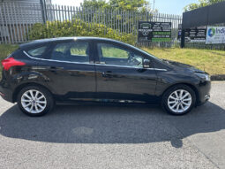 
										Ford Focus 1.0T EcoBoost Titanium full									