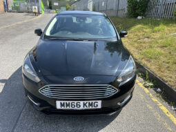 
										Ford Focus 1.0T EcoBoost Titanium full									