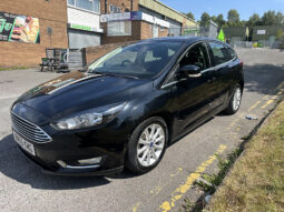
										Ford Focus 1.0T EcoBoost Titanium full									