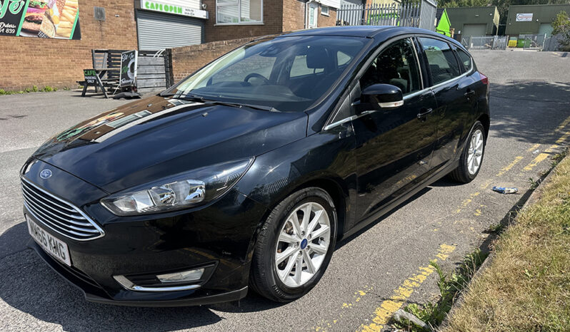 
								Ford Focus 1.0T EcoBoost Titanium full									
