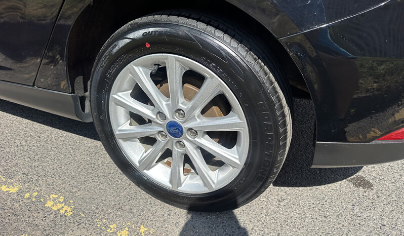 
								Ford Focus 1.0T EcoBoost Titanium full									