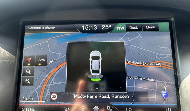 
								Ford Focus 1.0T EcoBoost Titanium full									