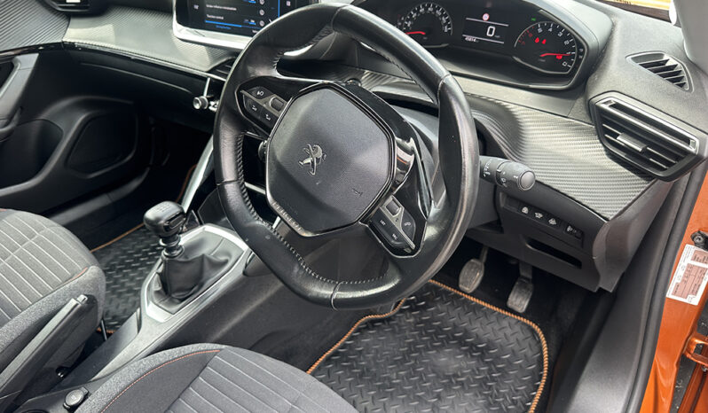 
								Peugeot 2008 1.5 BlueHDi Active full									