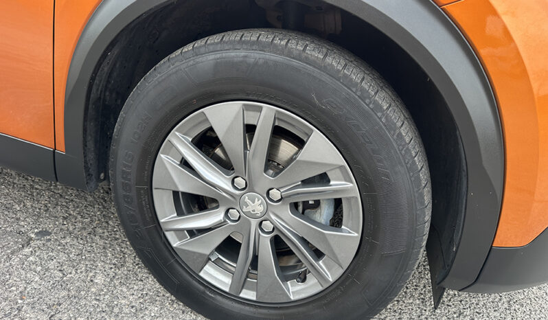 
								Peugeot 2008 1.5 BlueHDi Active full									