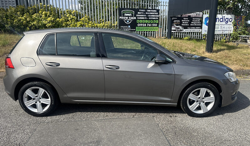 
								Volkswagen Golf 1.6 TDI BlueMotion Tech Match full									