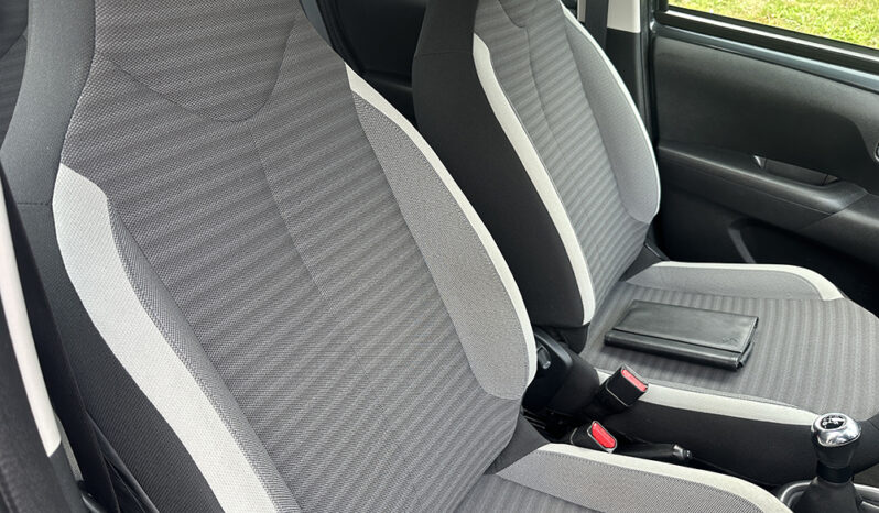 
								2019 Toyota AYGO 1.0 VVT-i x-play full									