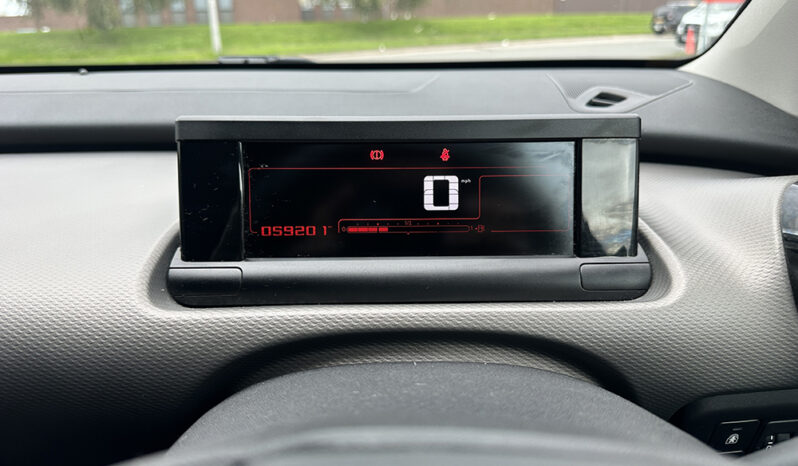 
								Citroen C4 Cactus 1.6 BlueHDi Flair full									